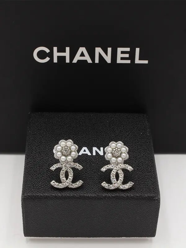 حلق شانيل 571 حلق chanel فضي