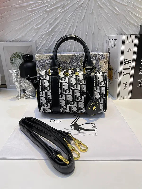 شنطة ديور صغيره الوان متعدده شنط وحقائب dior bags اسود