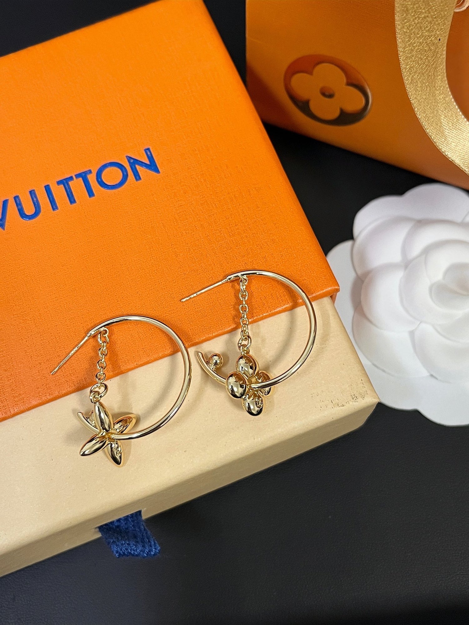 حلق لويس فيتون لوقو دائري حلق louis vuitton