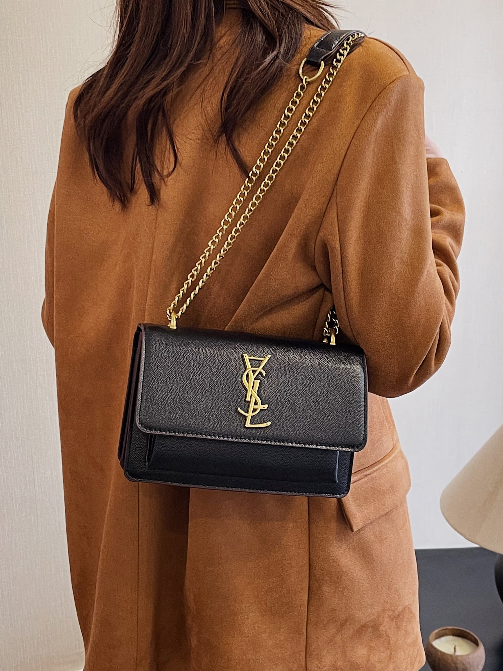 شنطة ايف سان لوران اسود وسط شنط وحقائب fendi