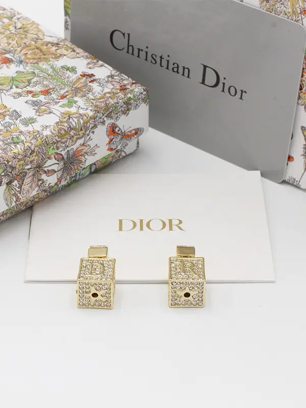 حلق ديور مكعب كريستال لوقو حلق dior