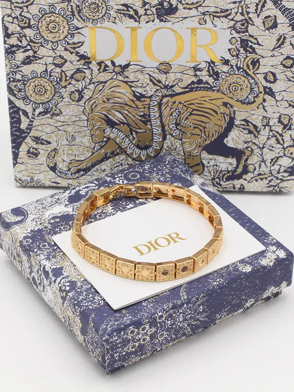 اساور ديور ميتال اوبن فيرجن الجديدة اسواره dior