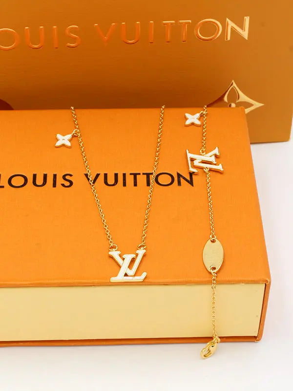 طقم لويس فيتون شيل ناعم 2 قطع اطقم louis vuitton