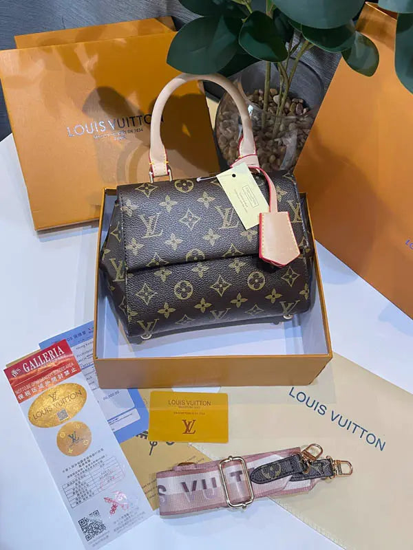 شنطة لويس فيتون الجديد ماستر 82 شنط وحقائب louis vuitton bags بني بيج