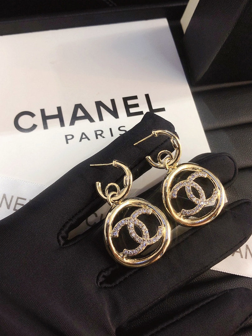 حلق شانيل مدور كبير حلق chanel