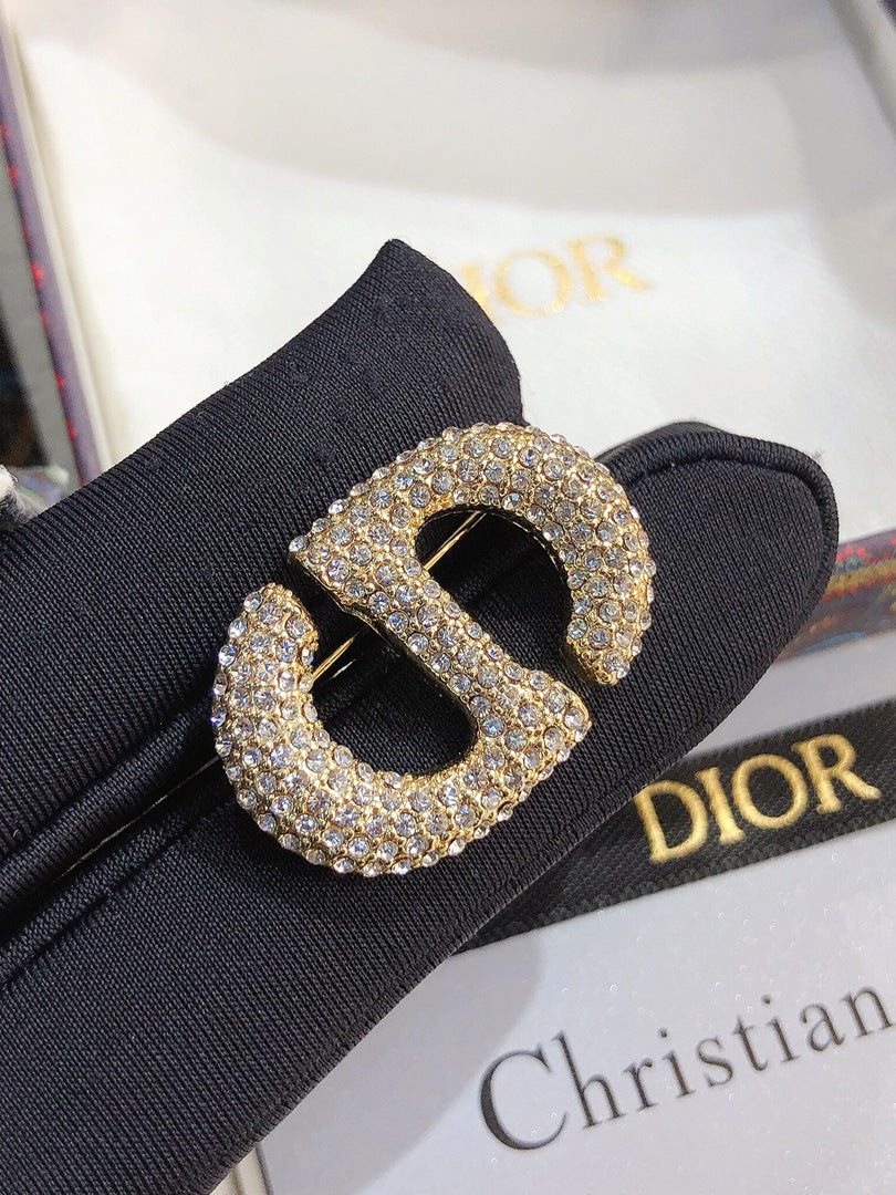 بروش ماركة ديور كريستال بروش dior