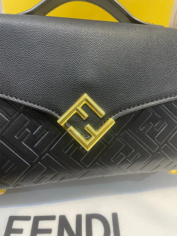 شنطة فندي صغيره اسود ماستر نيو لوقو شنط وحقائب fendi bags
