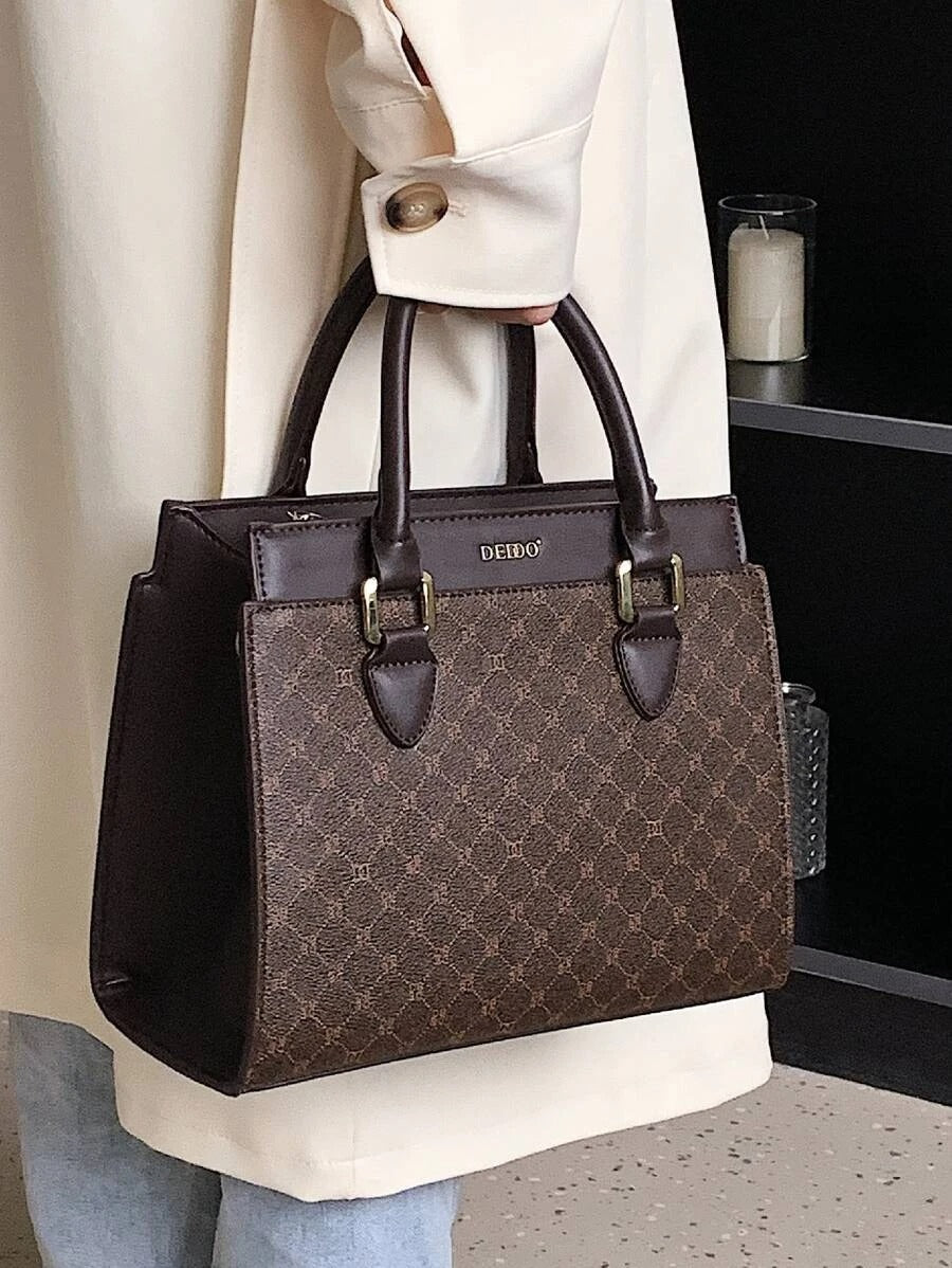 ديكور حقيبة مربعة بنية شنط وحقائب شنط