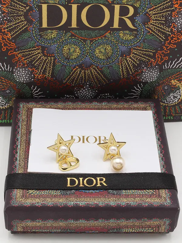حلق ديور ستار بيرل لوقو حلق dior ذهبي