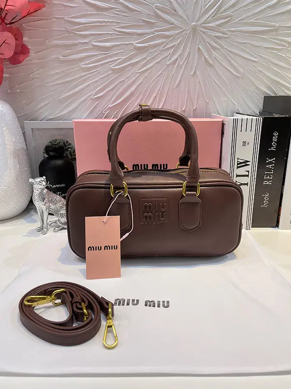 شنطة ميو ميو فلات بني شنط وحقائب miumiu bags