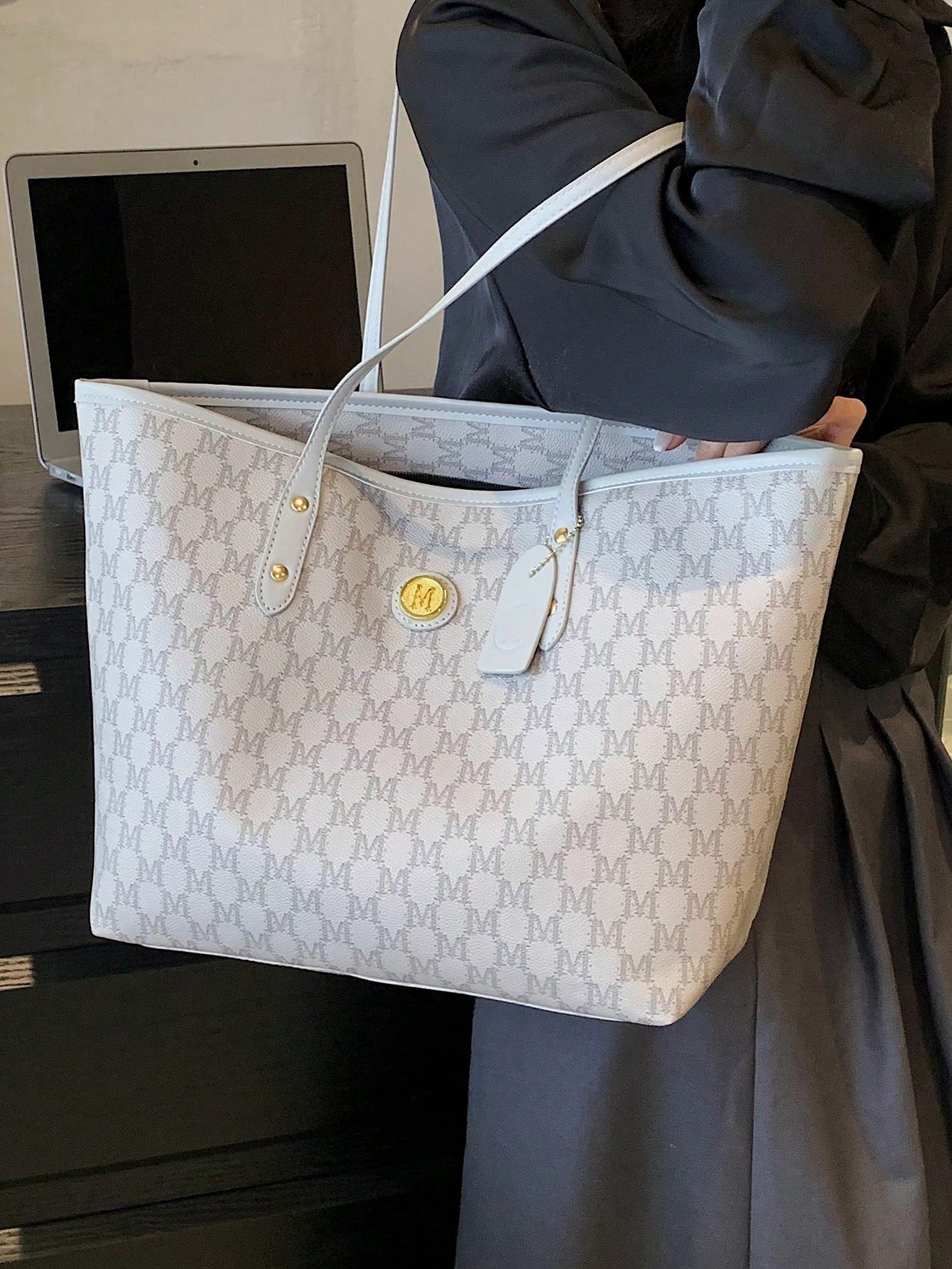 شنطة نسائية كبيرة كحلية شنط وحقائب شنط