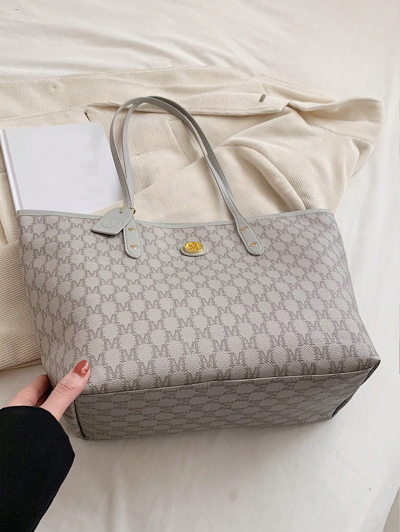 شنطة نسائية كبيرة كحلية شنط وحقائب شنط