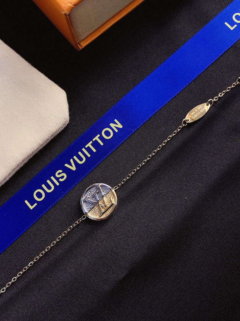 اسواره لويس فيتون هاف سيركل اسواره louis vuitton