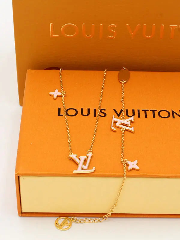 طقم لويس فيتون شيل ناعم 2 قطع اطقم louis vuitton
