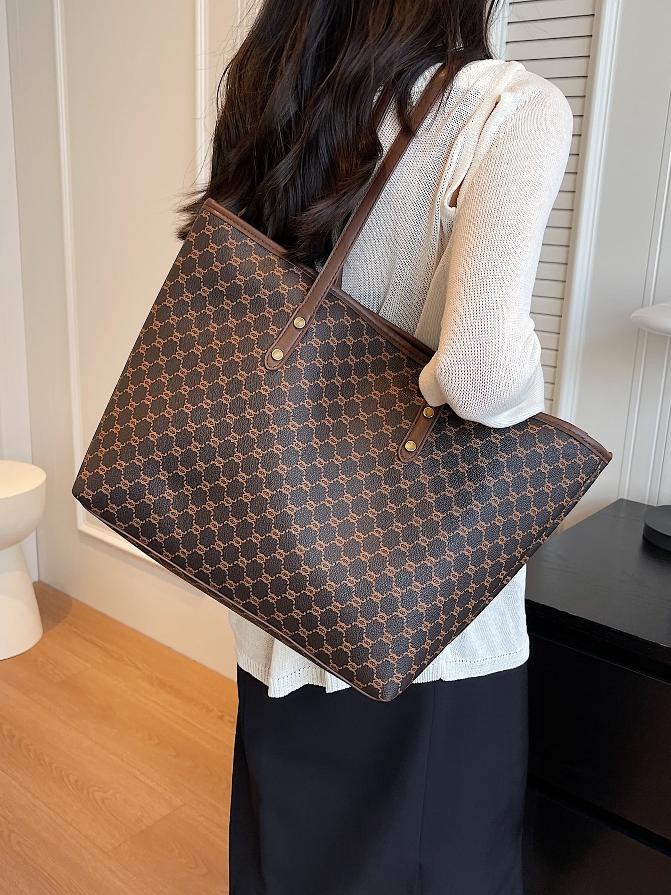 حقيبة جامعية بني شنط وحقائب شنط