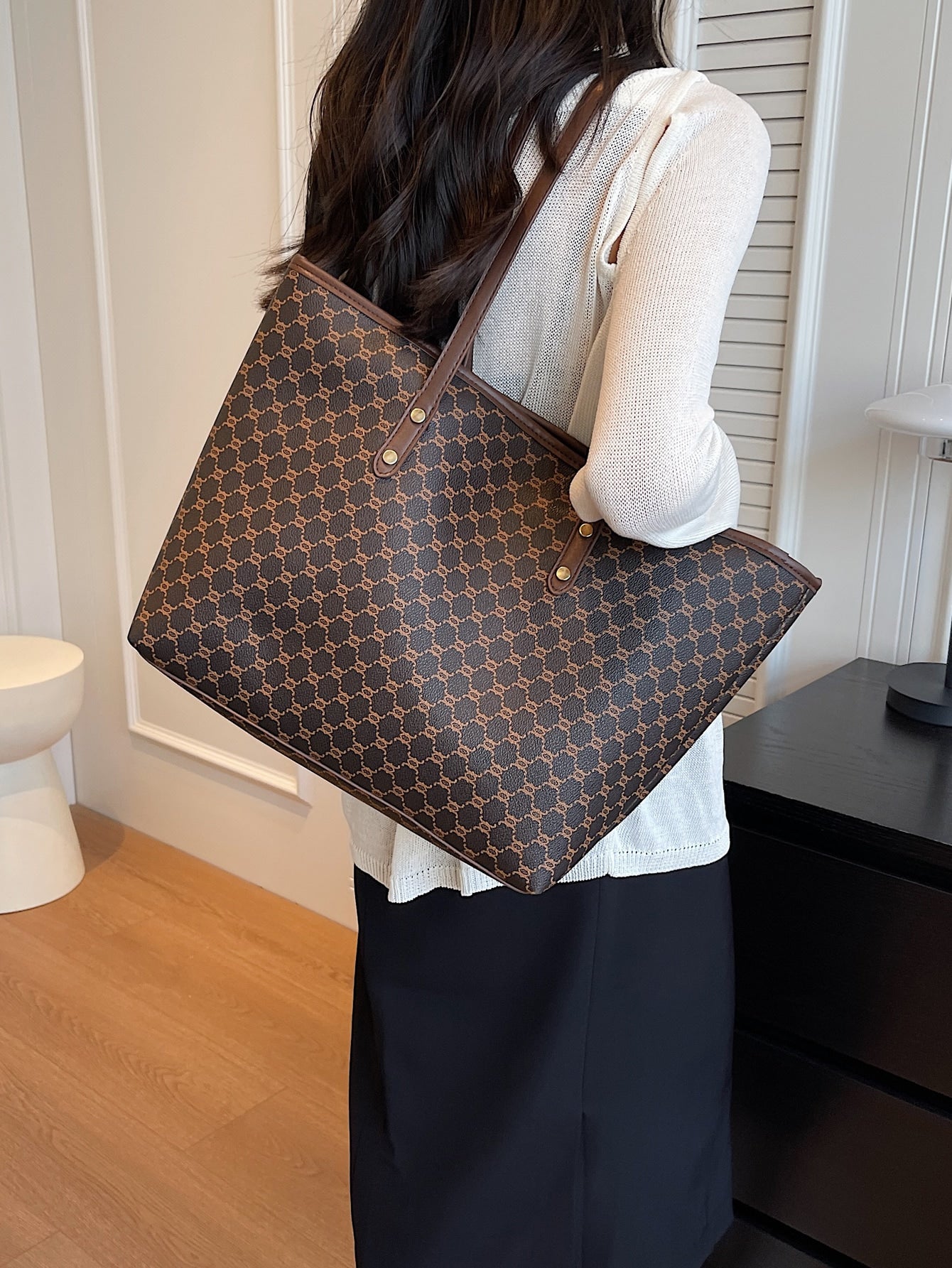 حقيبة جامعية بني شنط وحقائب شنط