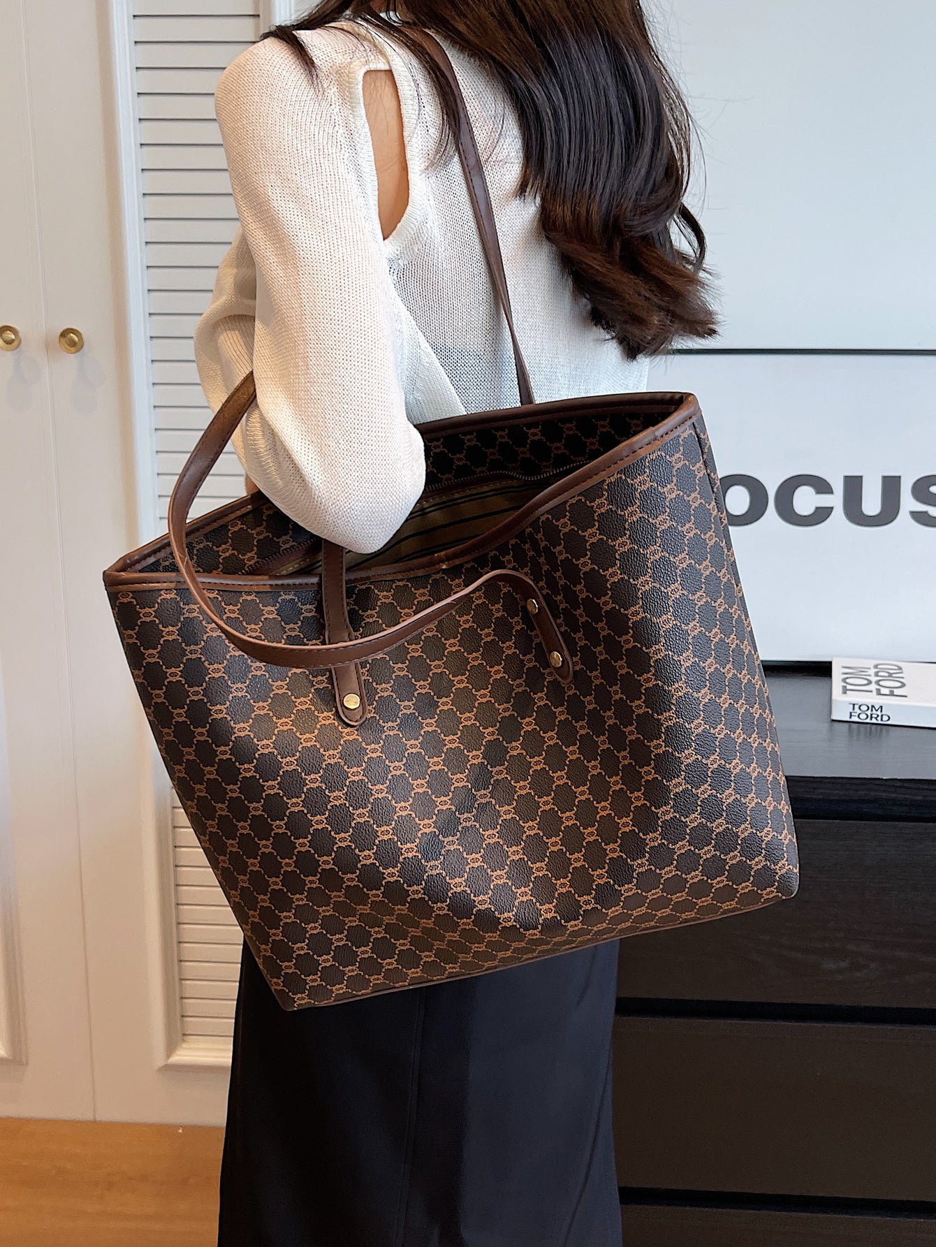 حقيبة جامعية بني شنط وحقائب شنط