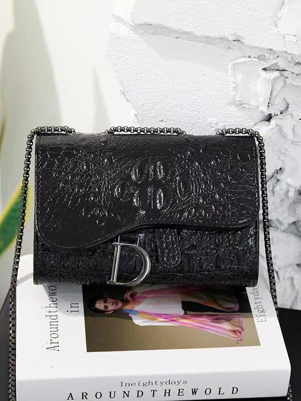 شنطة مستوحى من ديور شنط وحقائب dior