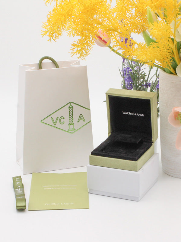 ملحقات فان كليف للحلق سكوير هدايا van cleef