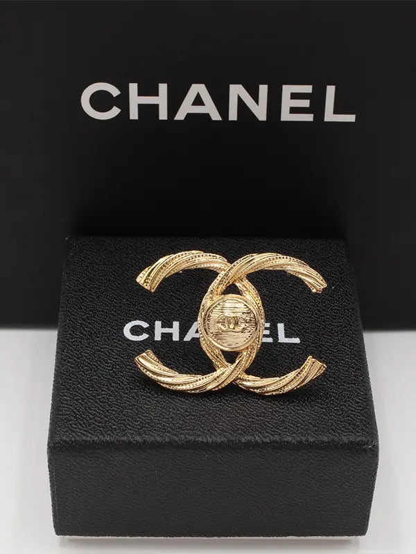 بروش شانيل 218 بروش chanel