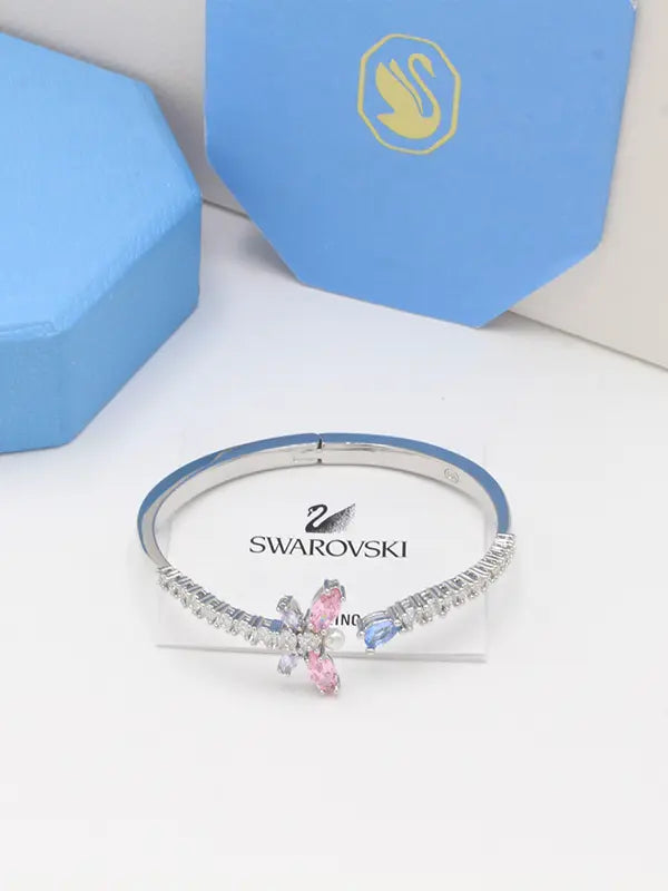 اسواره سواروفسكي اريانا غراندي بانقل ماستر اسواره Swarovski