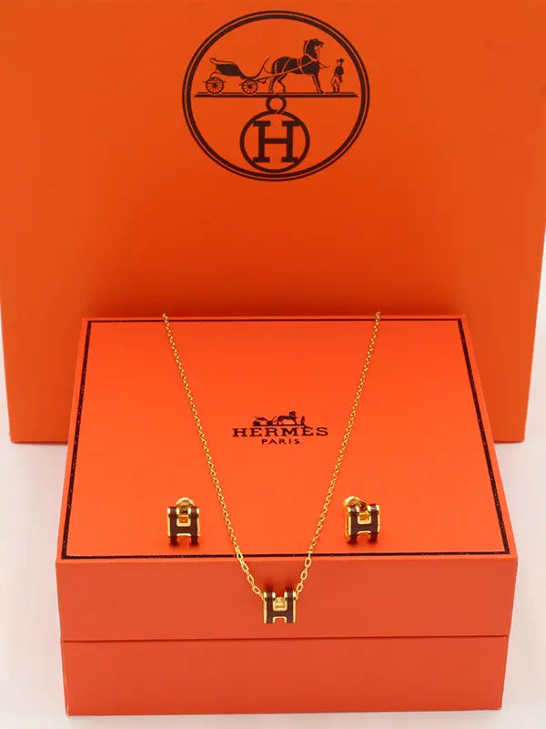 طقم هيرمز ملون ناعم ماستر لوقو اطقم HERMES عنابي ذهبي