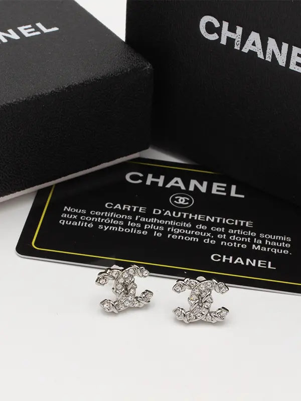حلق شانيل 573 حلق chanel فضي