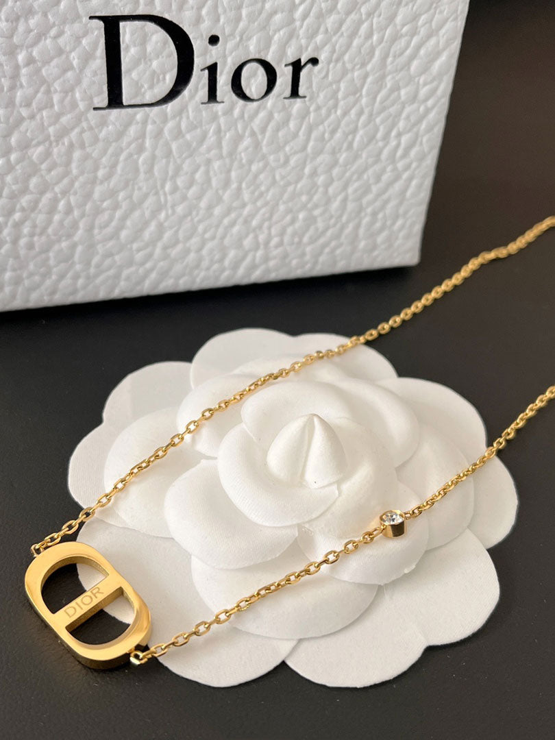 سلسال ديور ناعم شعار ذهبي سلسال dior