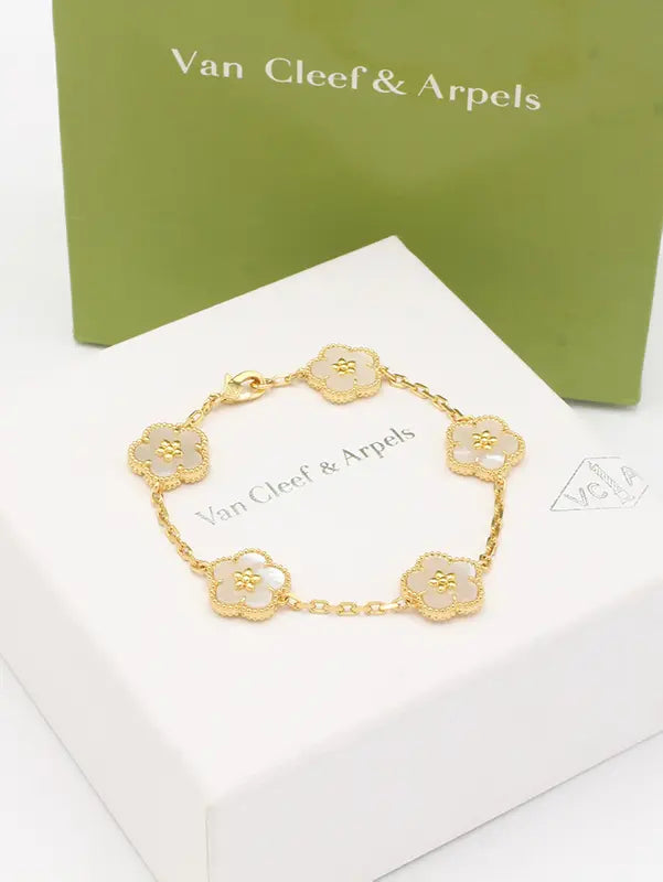 اسواره فان كليف زهرات الامبرا اند اربلز الماستر اسواره van cleef