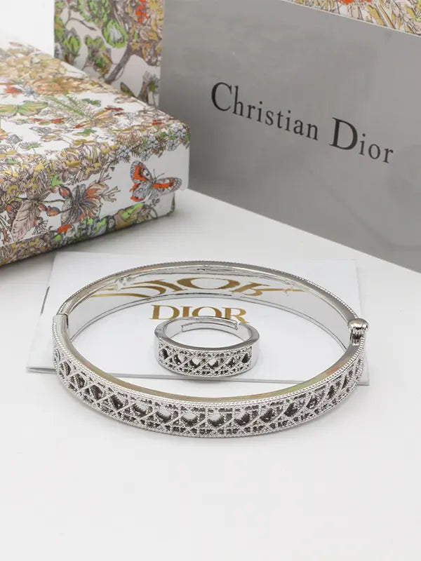 اساور ديور الهبه مع الخاتم اسواره dior فضي