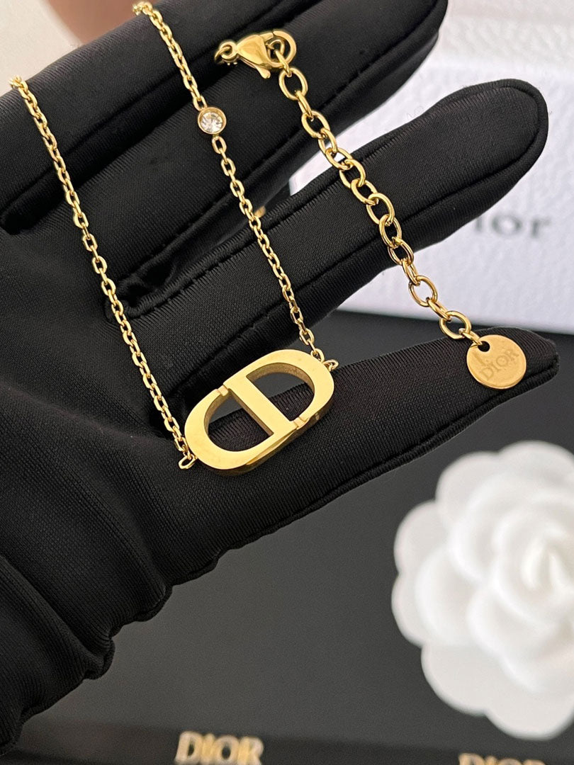 سلسال ديور ناعم شعار ذهبي سلسال dior