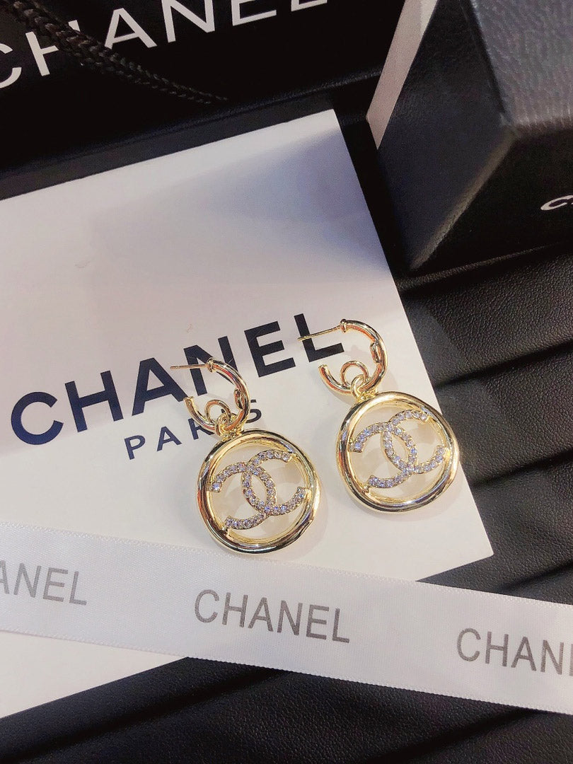 حلق شانيل مدور كبير حلق chanel