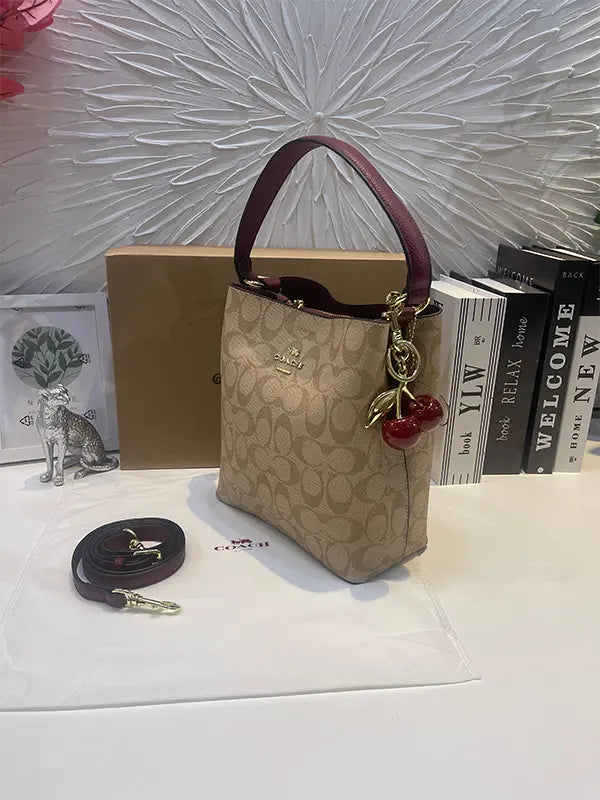 شنطة كوتش ماستر ميديوم شنط وحقائب coach bags