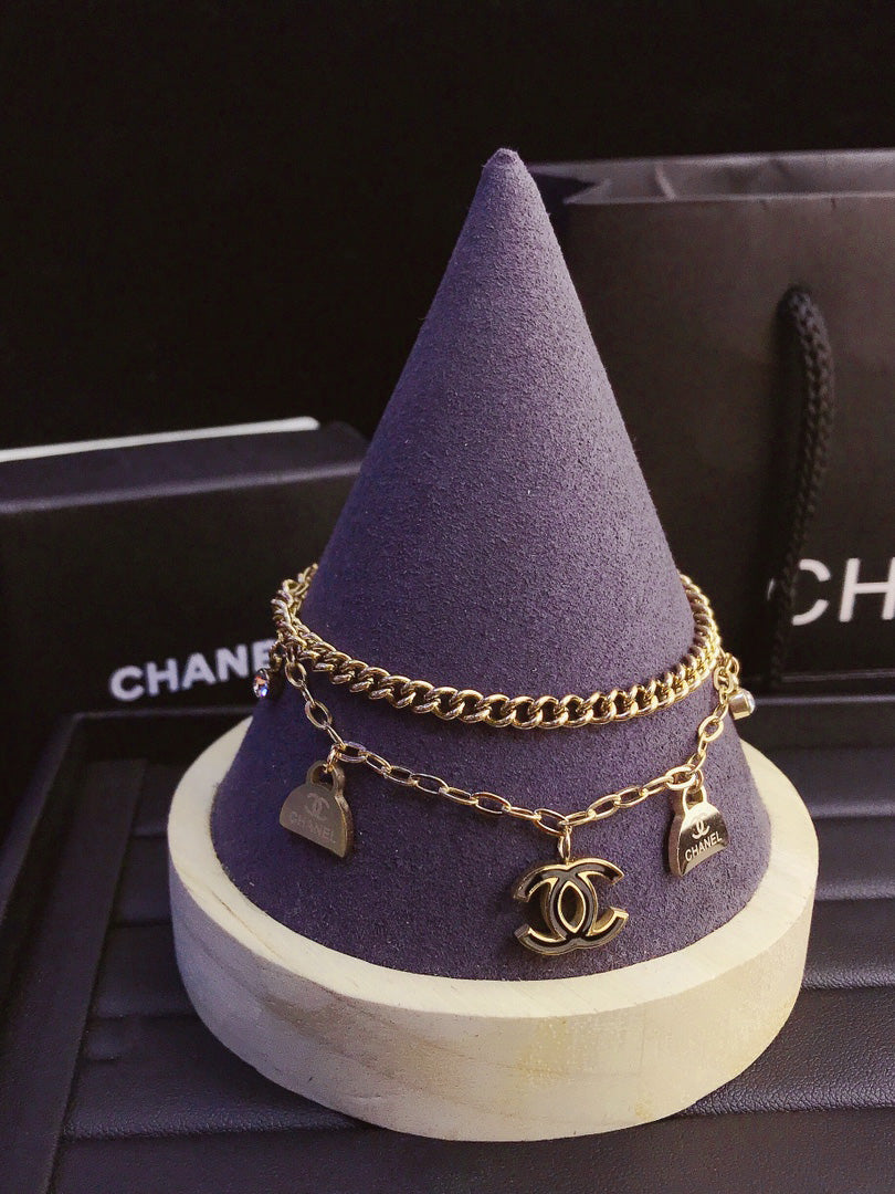 اساور شانيل لوقو بندنتس اسواره chanel