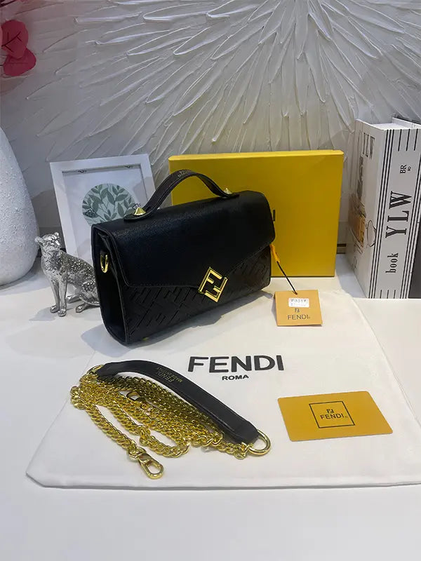 شنطة فندي صغيره اسود ماستر نيو لوقو شنط وحقائب fendi bags