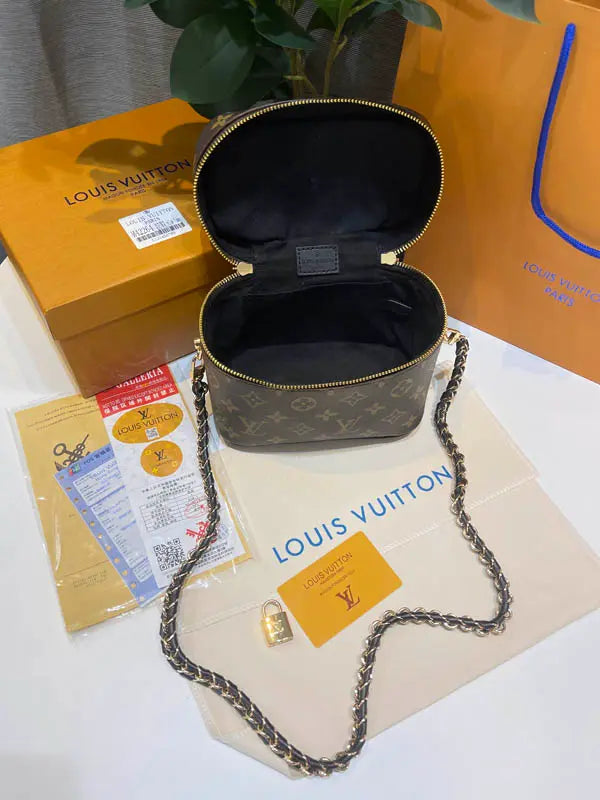 شنطة لويس فيتون ماستر ميك اب شنط وحقائب louis vuitton bags