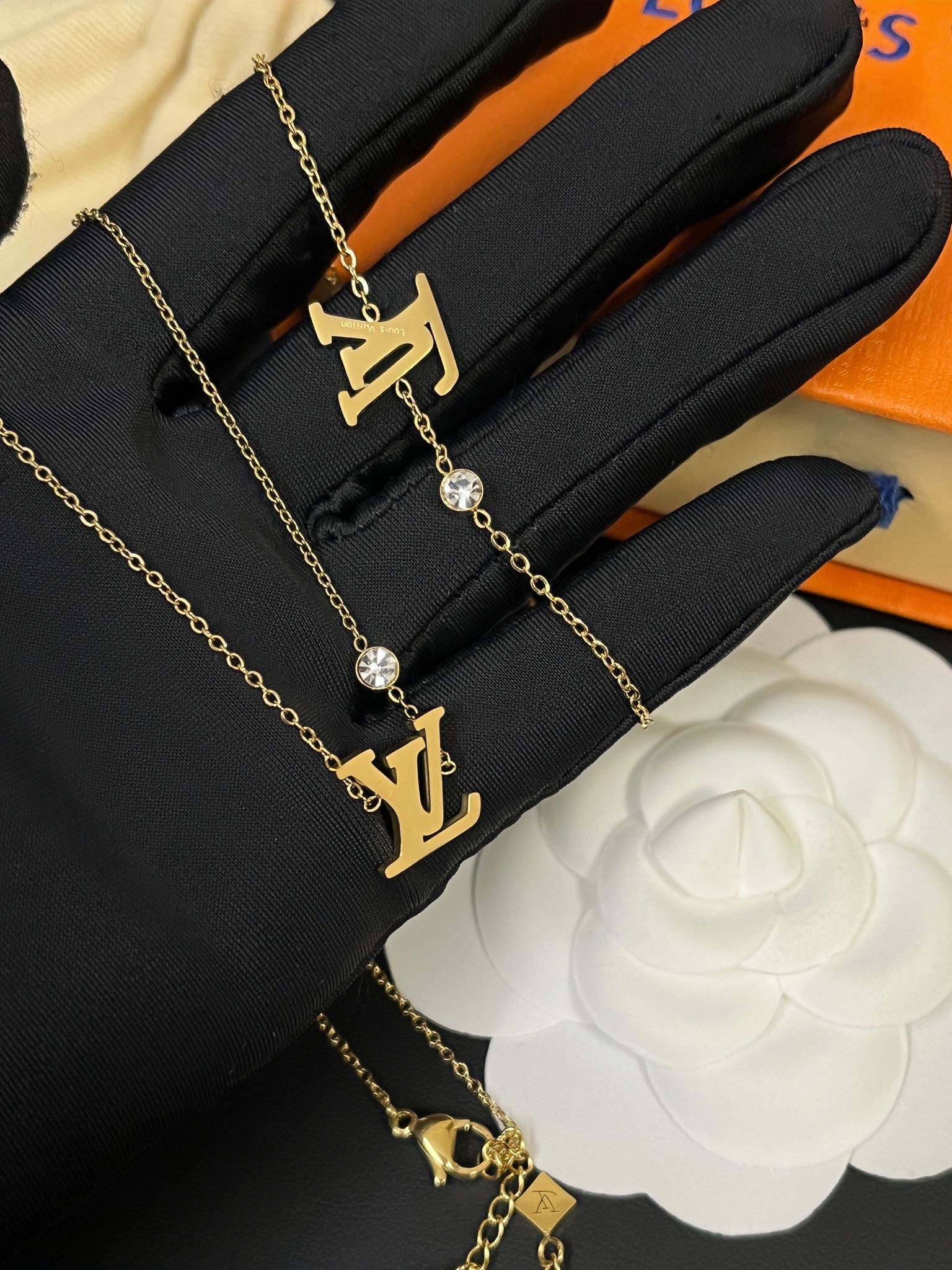 اسواره لويس فيتون لوقو ناعمه اسواره louis vuitton