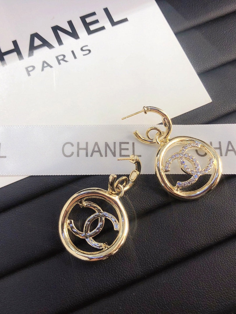 حلق شانيل مدور كبير حلق chanel