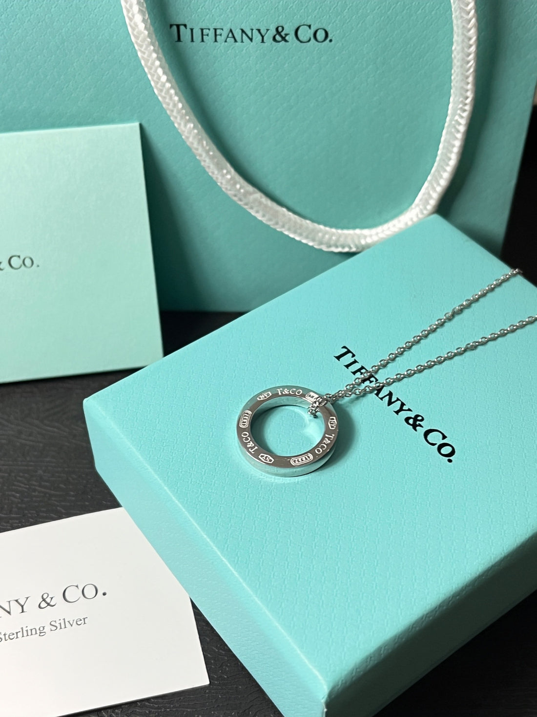 سلسال تيفاني مدور لوقو فضي سلسال tiffany