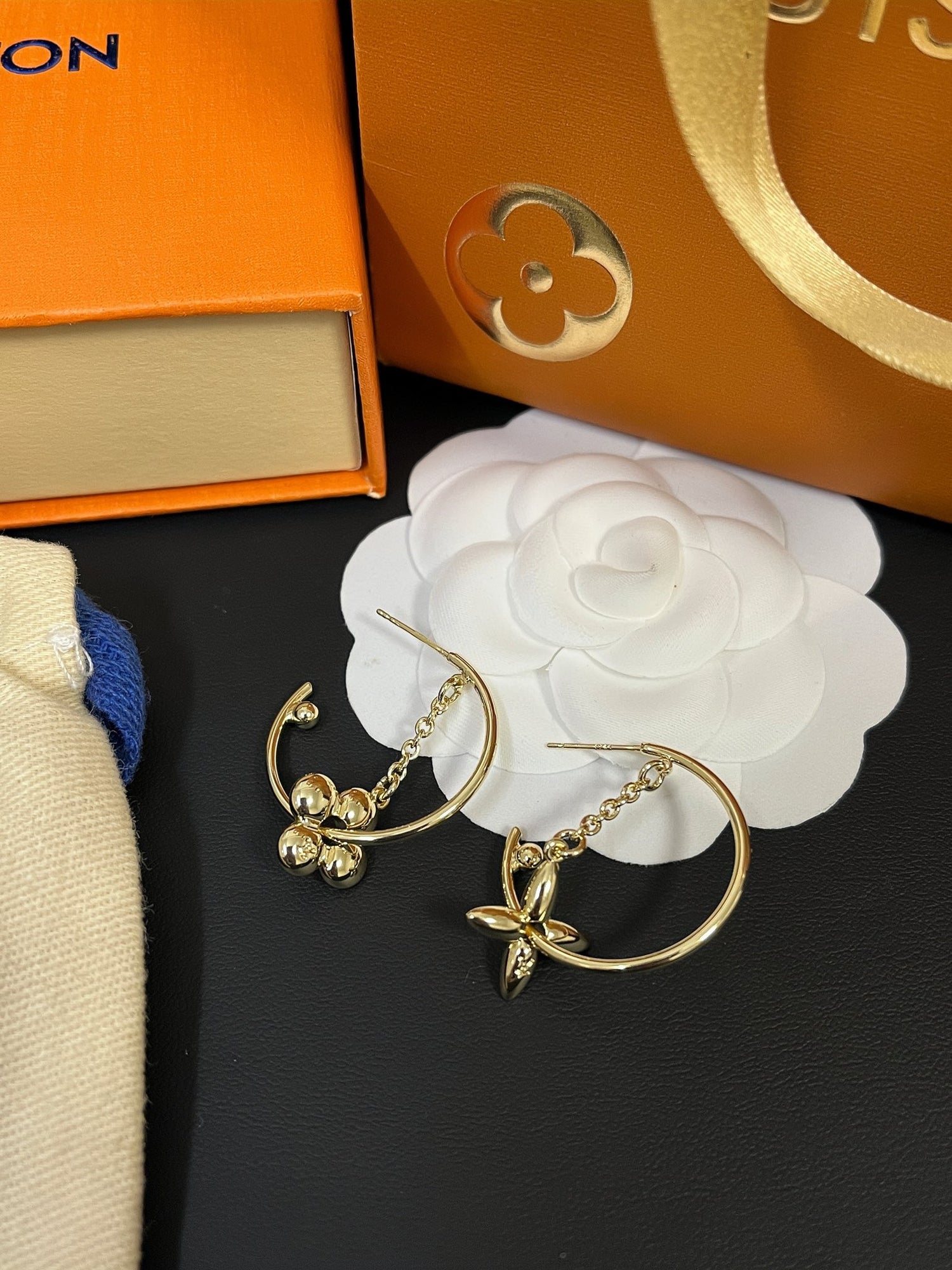 حلق لويس فيتون لوقو دائري حلق louis vuitton