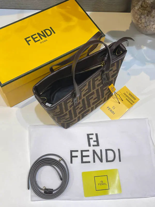 شنطة فندي وسط ماستر 390 شنط وحقائب fendi bags