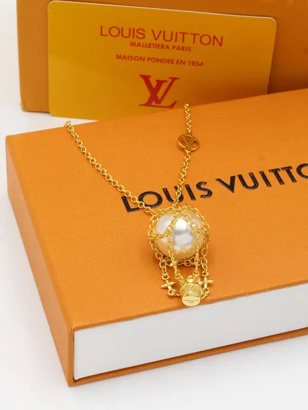 سلسال لويس فيتون لوقو لولو 680 سلسال louis vuitton
