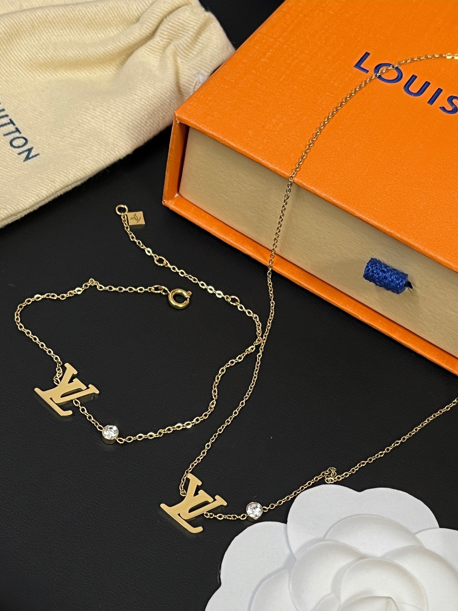 اسواره لويس فيتون لوقو ناعمه اسواره louis vuitton