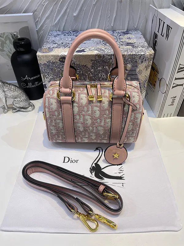 شنطة ديور صغيره الوان متعدده شنط وحقائب dior bags وردي