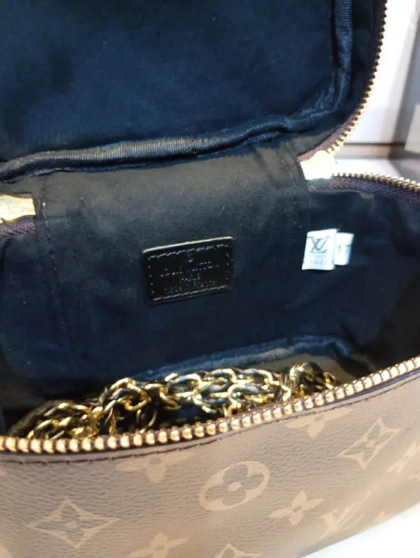 شنطة لويس فيتون ماستر صغيرة مكيب اب شنط وحقائب louis vuitton bags
