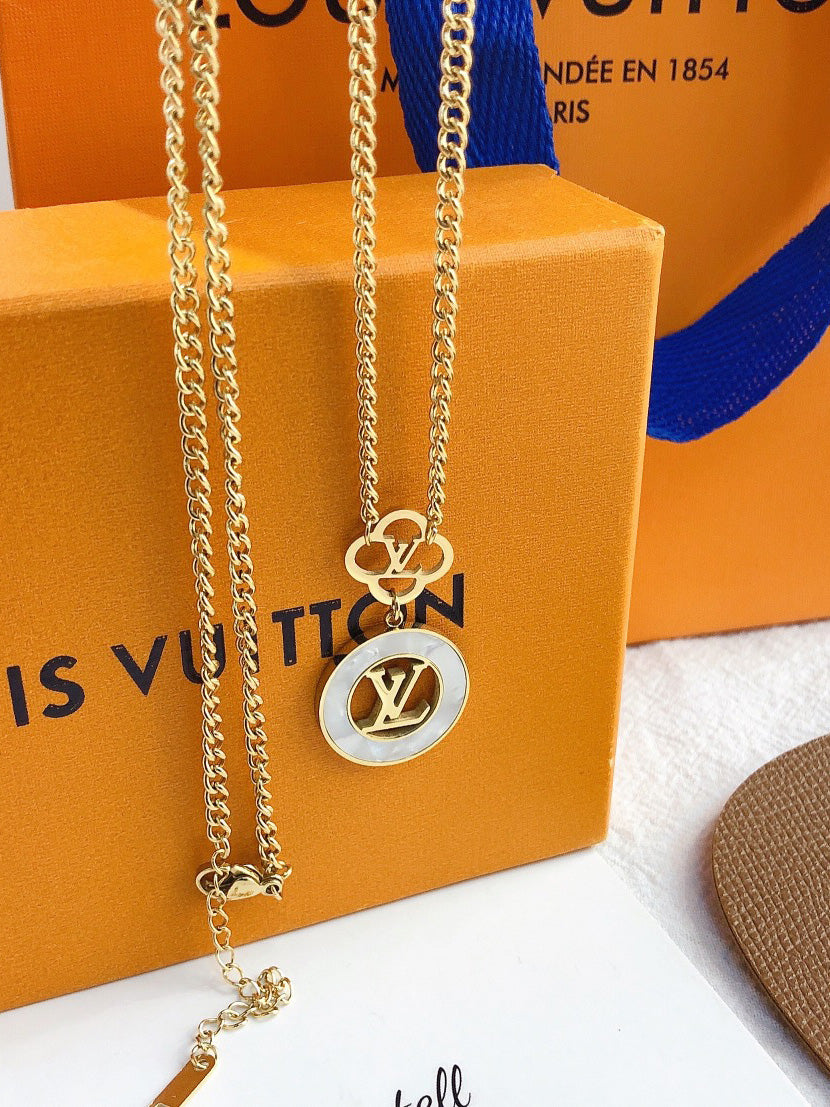 سلسال لويس فيتون بيق لوقو شيل سلسال louis vuitton ذهبي