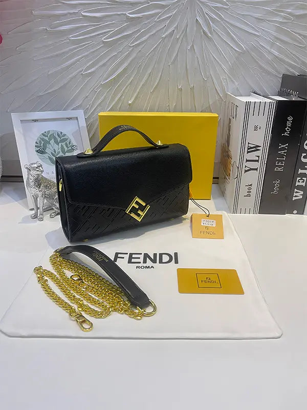 شنطة فندي صغيره اسود ماستر نيو لوقو شنط وحقائب fendi bags اسود