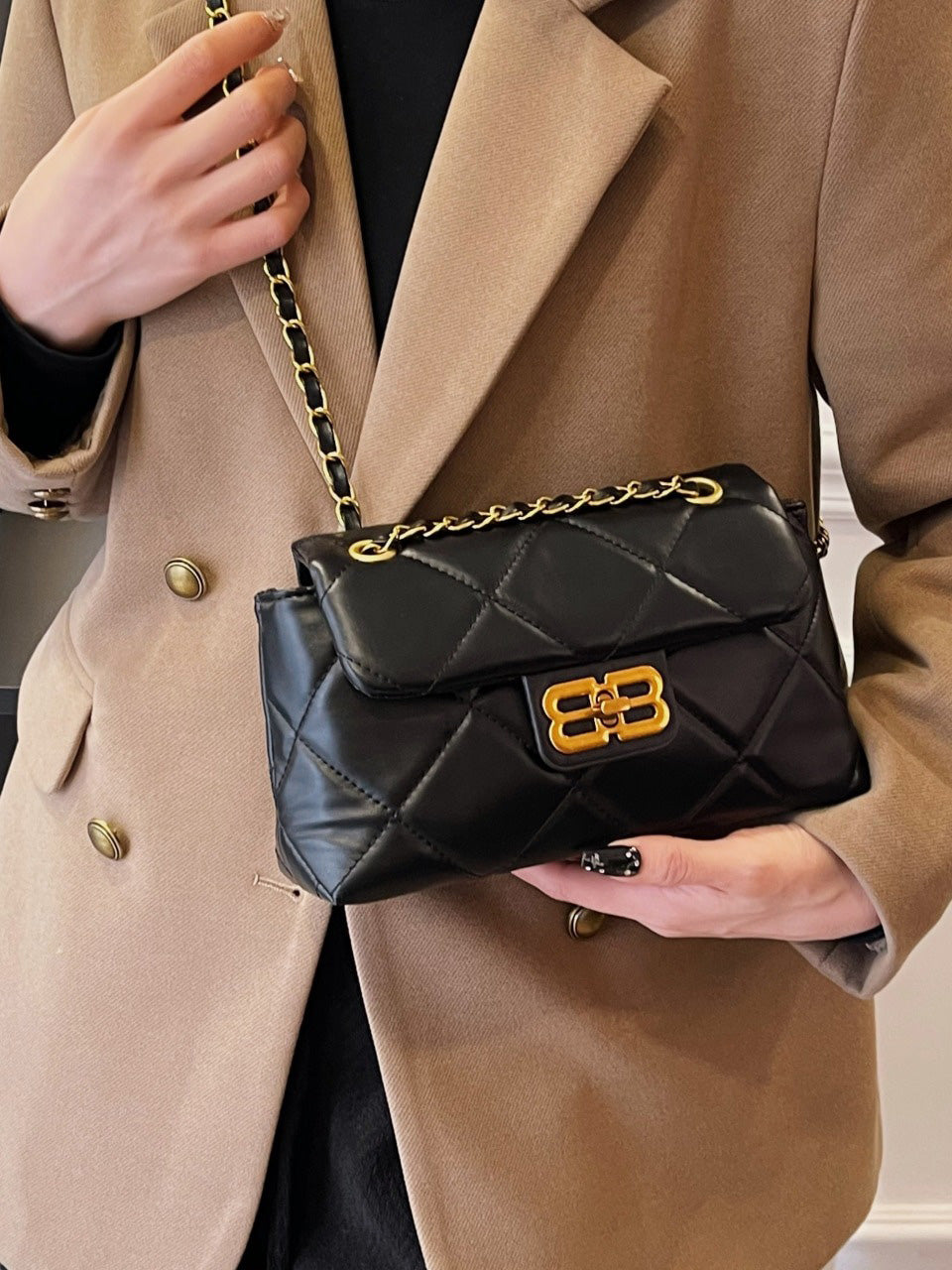 حقيبة بالنسياغا اسود مستوحى شنط وحقائب balenciaga