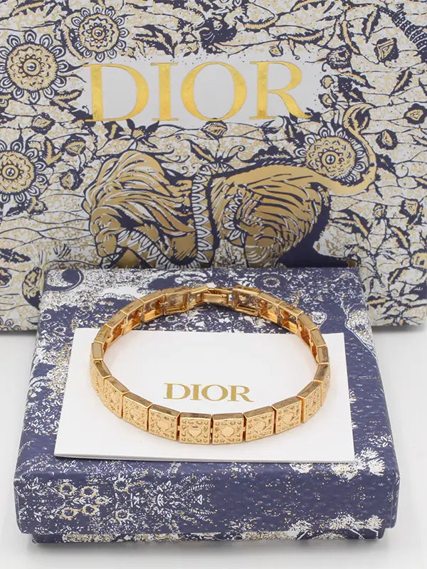 اساور ديور ميتال اوبن فيرجن الجديدة اسواره dior