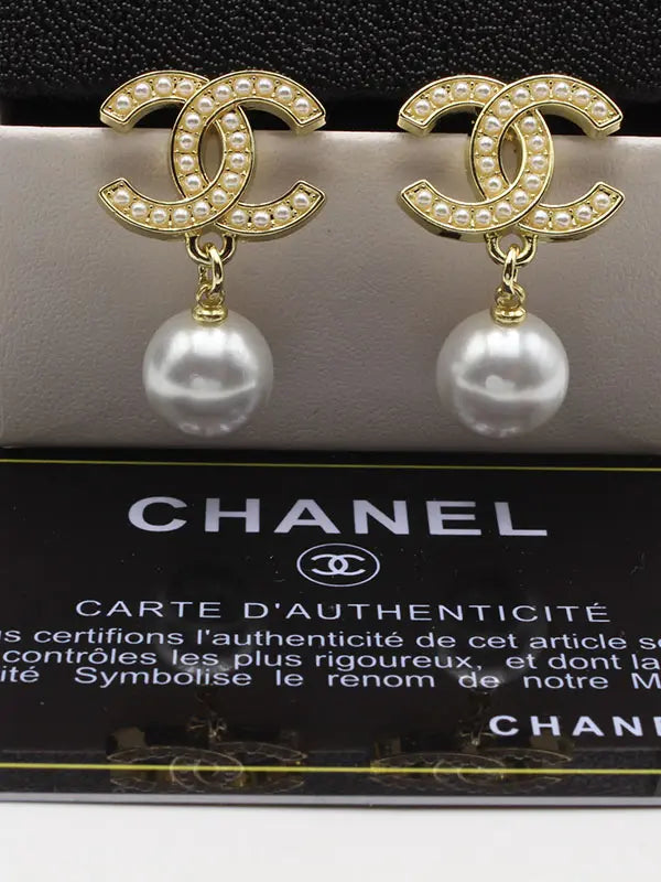 حلق شانيل لولو بيرل نيو حلق chanel ذهبي